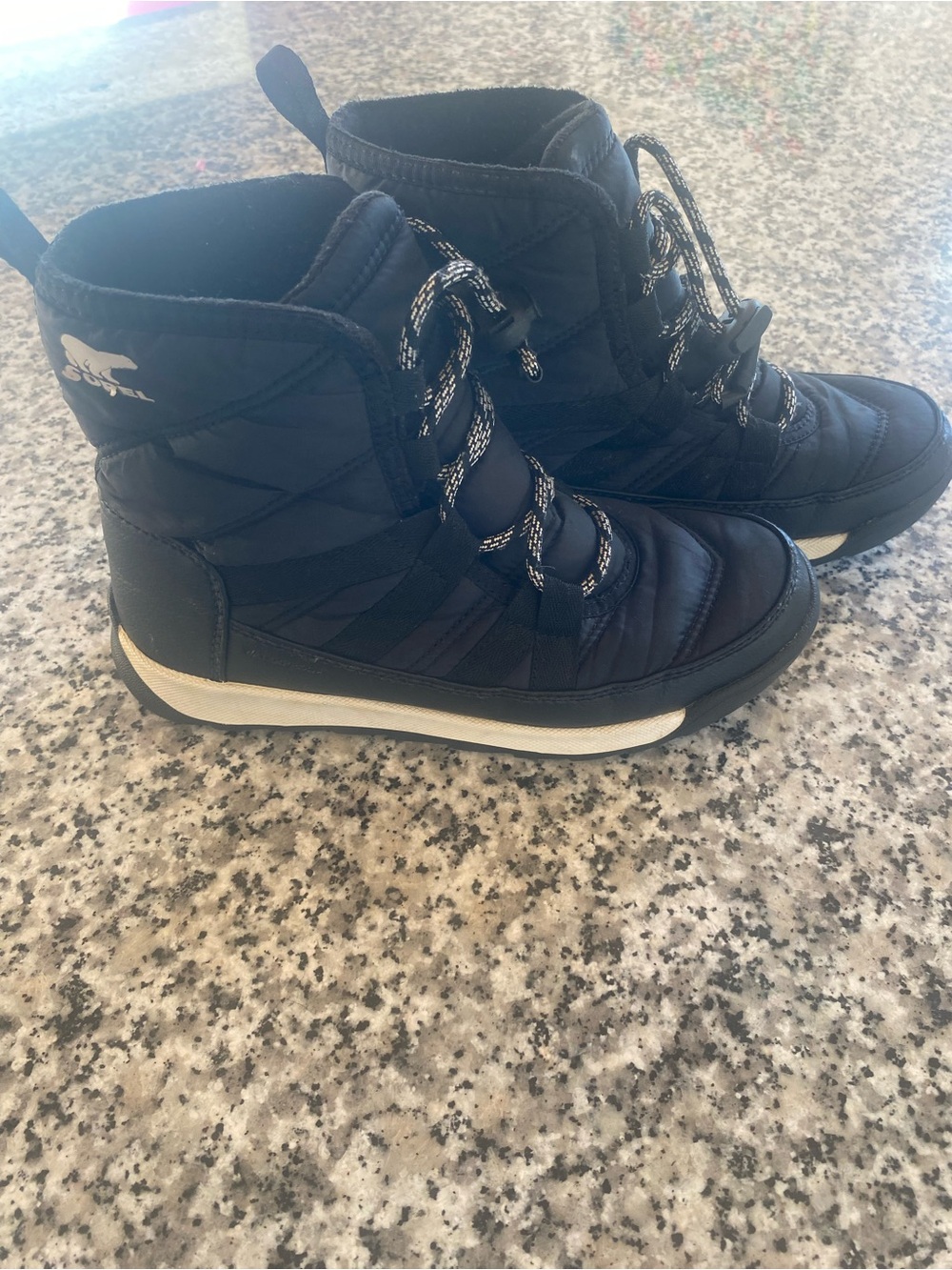 Sorel Black Quilted Lace-Up Winter Boots with Contrast Solei Youth size 3